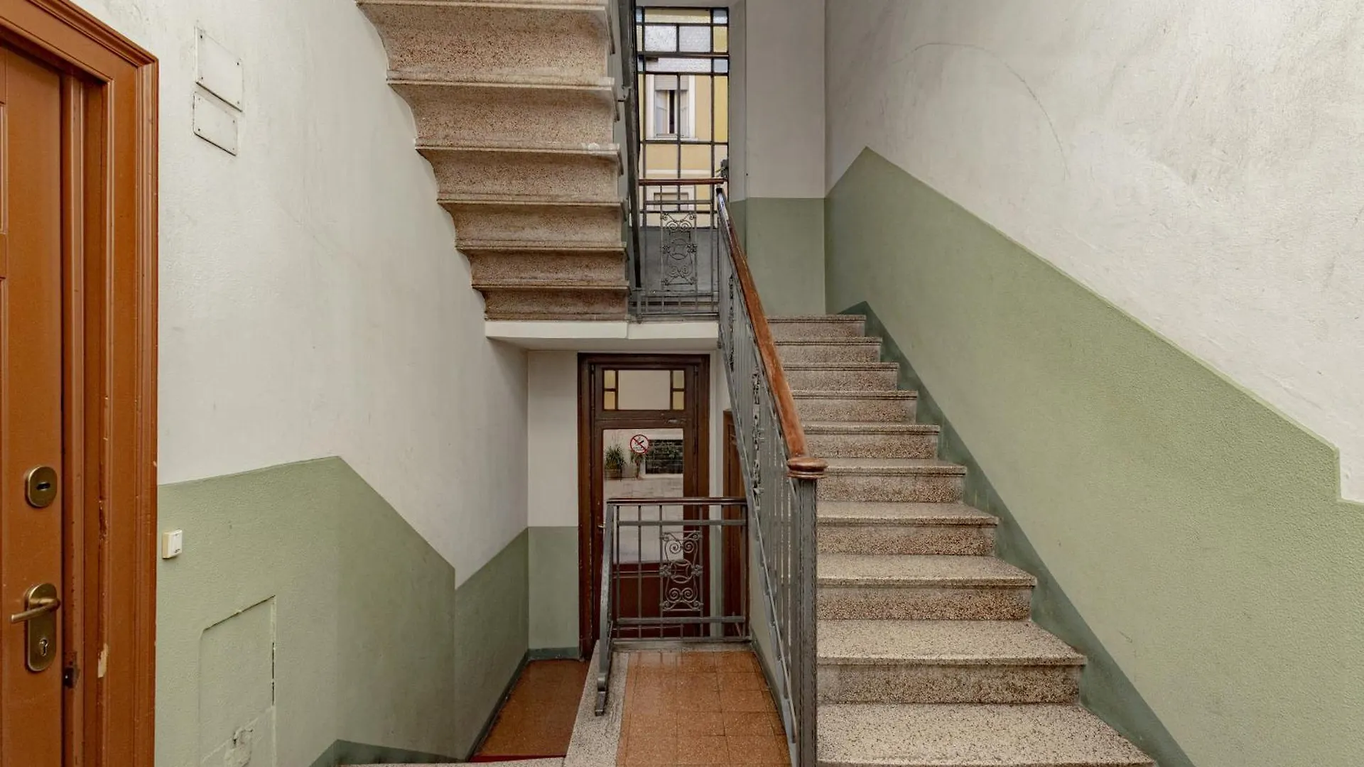 Xenia Apartments - Cozy Luminous Flat Near Navigli Milan Italy