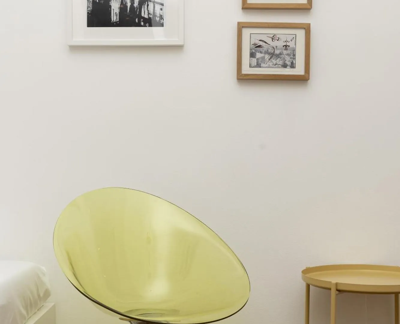 Xenia Apartments - Cozy Luminous Flat Near Navigli Milan 0*,  Italy