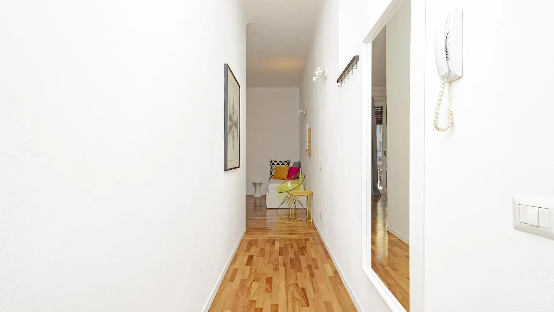 Xenia Apartments - Cozy Luminous Flat Near Navigli Milaan Italië